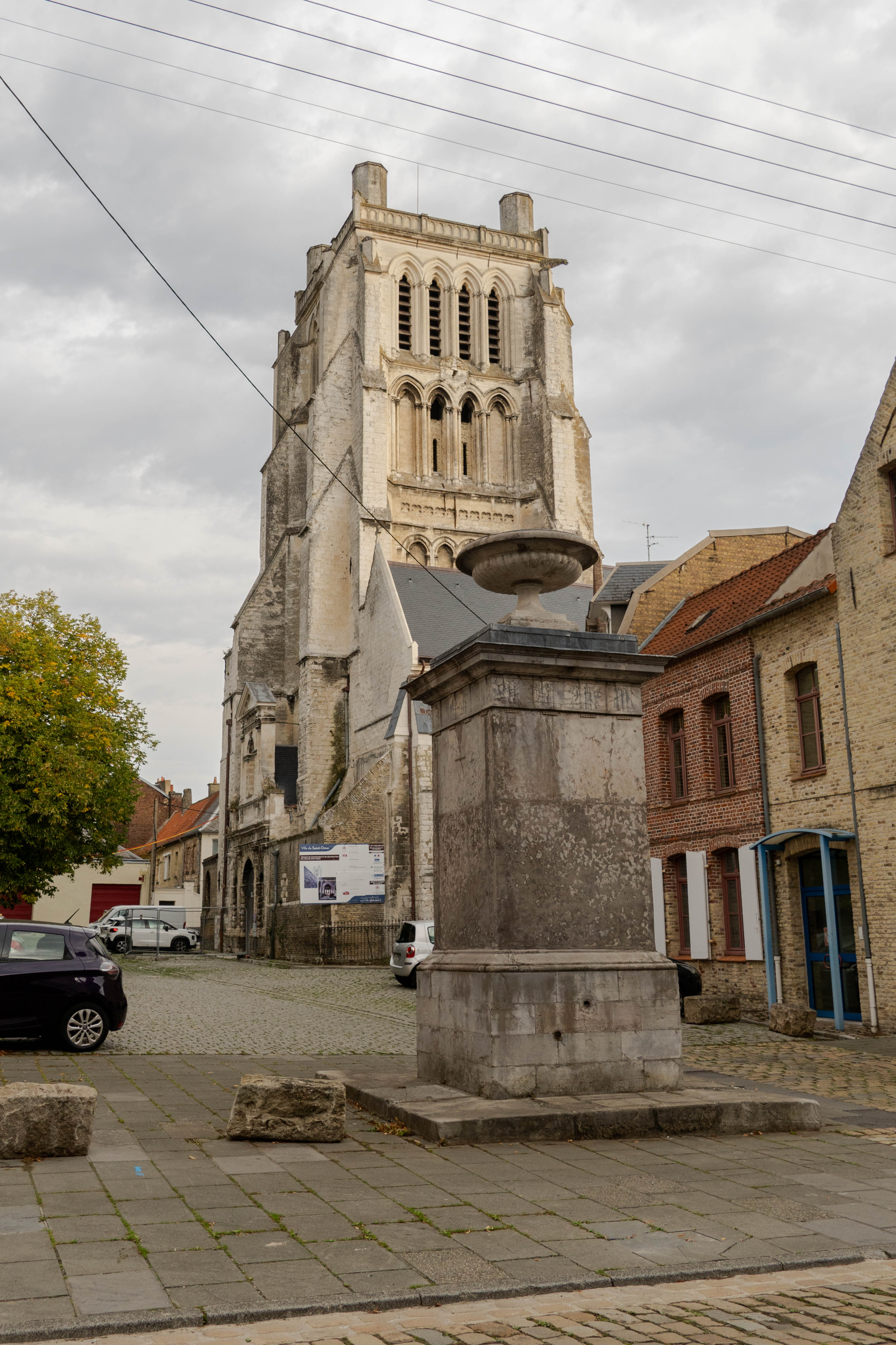 FÜHRUNGEN | Kirche Saint-Denis in Saint-Omer