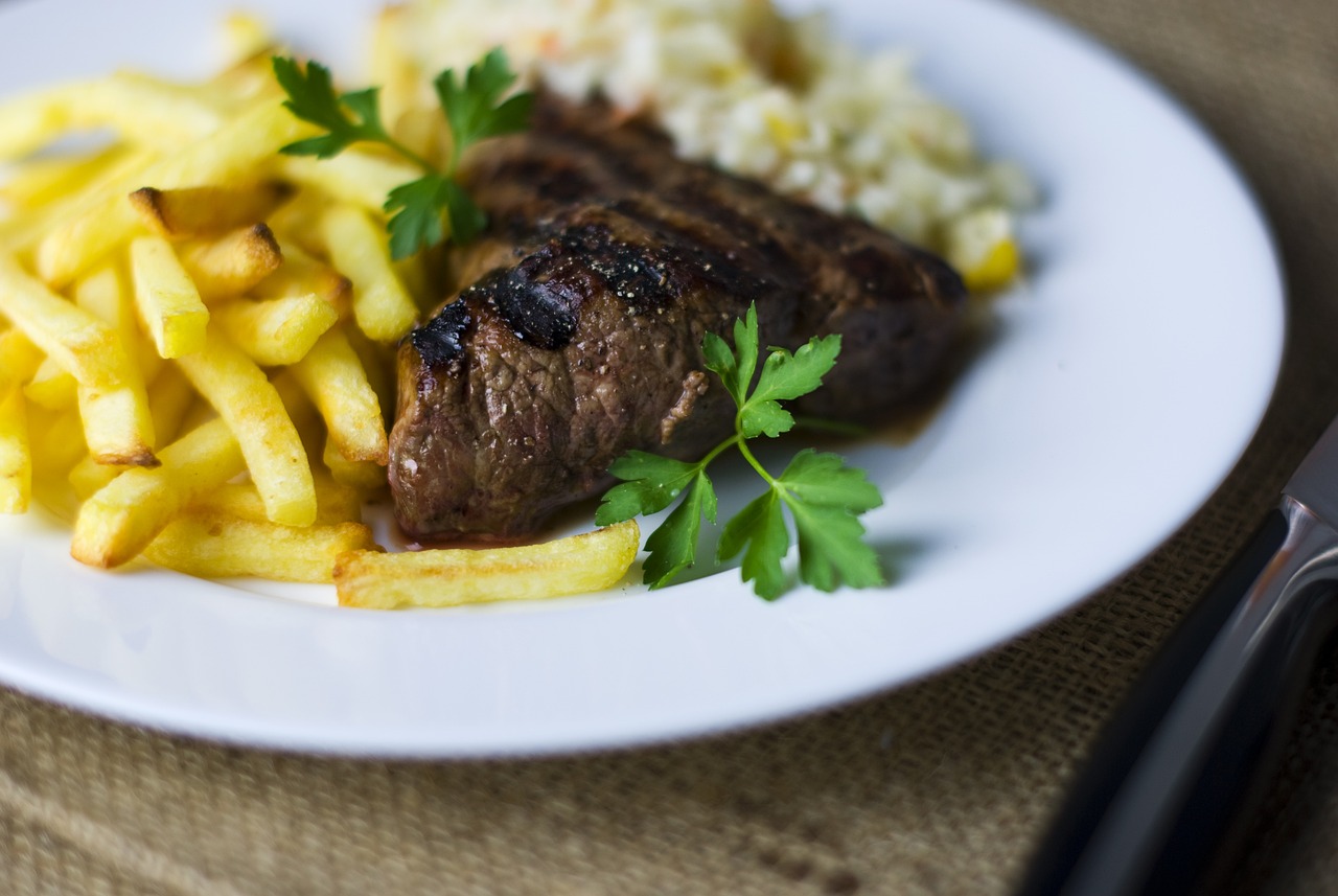 plat steak _ photo d-illustration-non contractuelle © DR